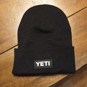 Yeti beanie